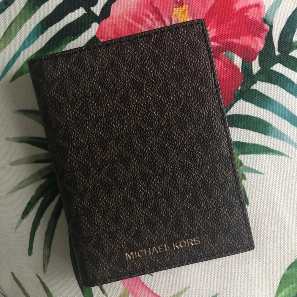 New Michael Kors passport holder